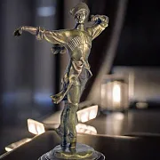 Миниатюра «Джигит, танцующий лезгинку» из бронзы — фотография 1
