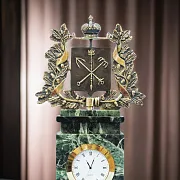 Часы «Губернские. Санкт-Петербург» со змеевиком — фотография 1