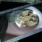 Нарды под стеклом «Герб России» — фотография 7