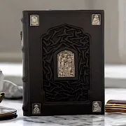 Русская иконопись — книга в кожаном переплёте — фотография 1