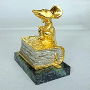 Бронзовая статуэтка «Мудрая мышь» на книге — фотография 3