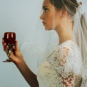 Бокал для вина из камня (янтарь) — фотография 2